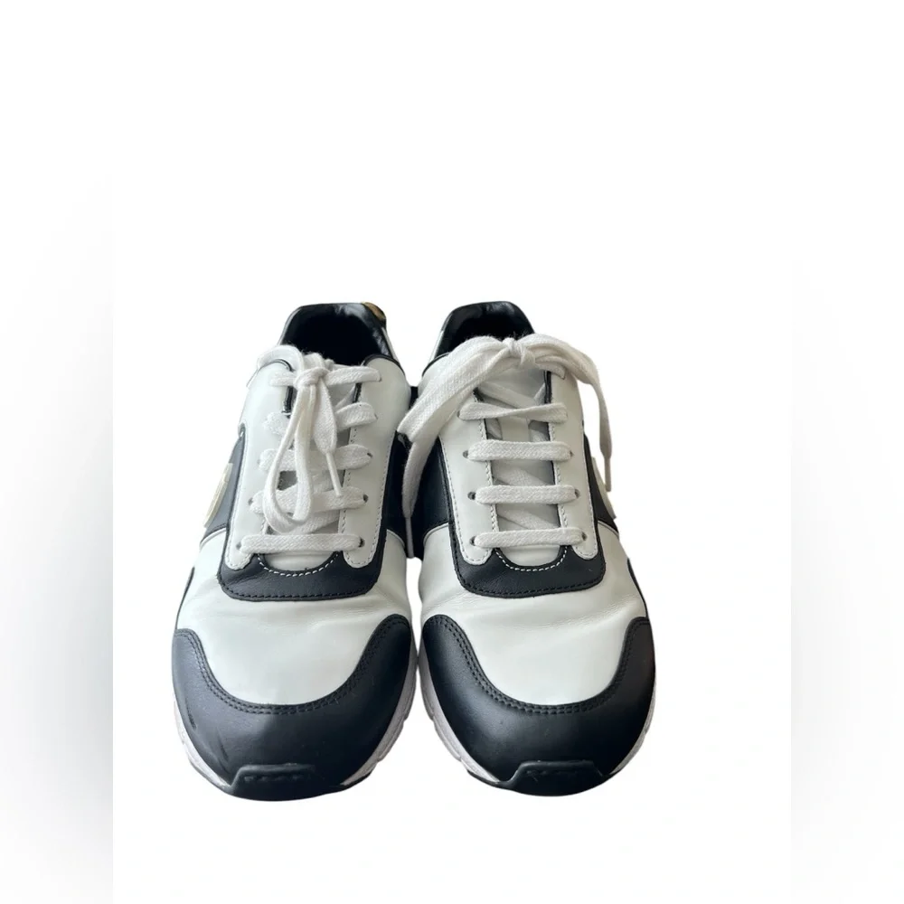 Gucci Monochrome Sneakers (Unisex) - Picture 3 of 5